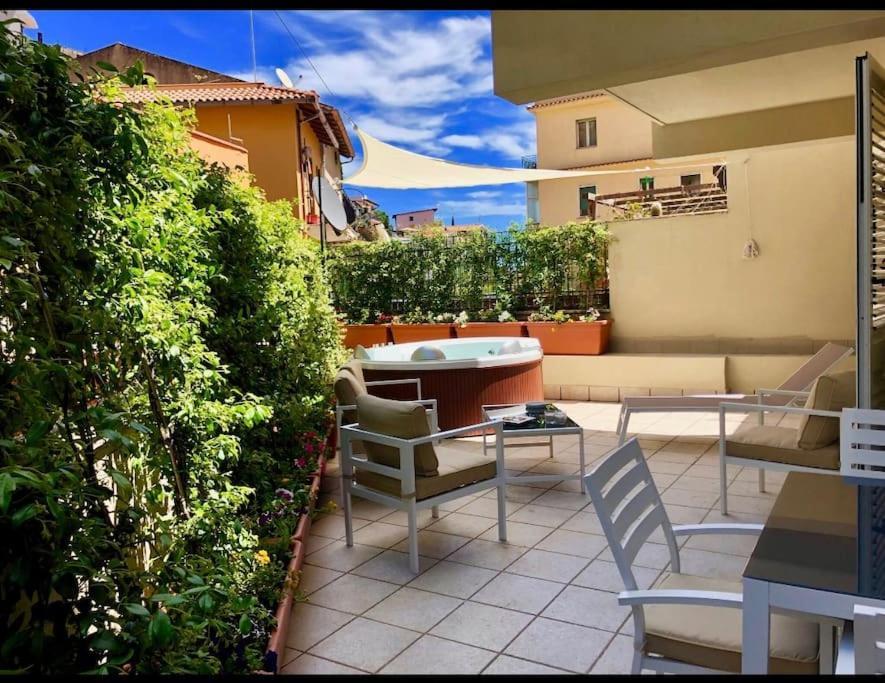 Casa Mando With Terrace And Jacuzzi Apartment Taormina Bagian luar foto